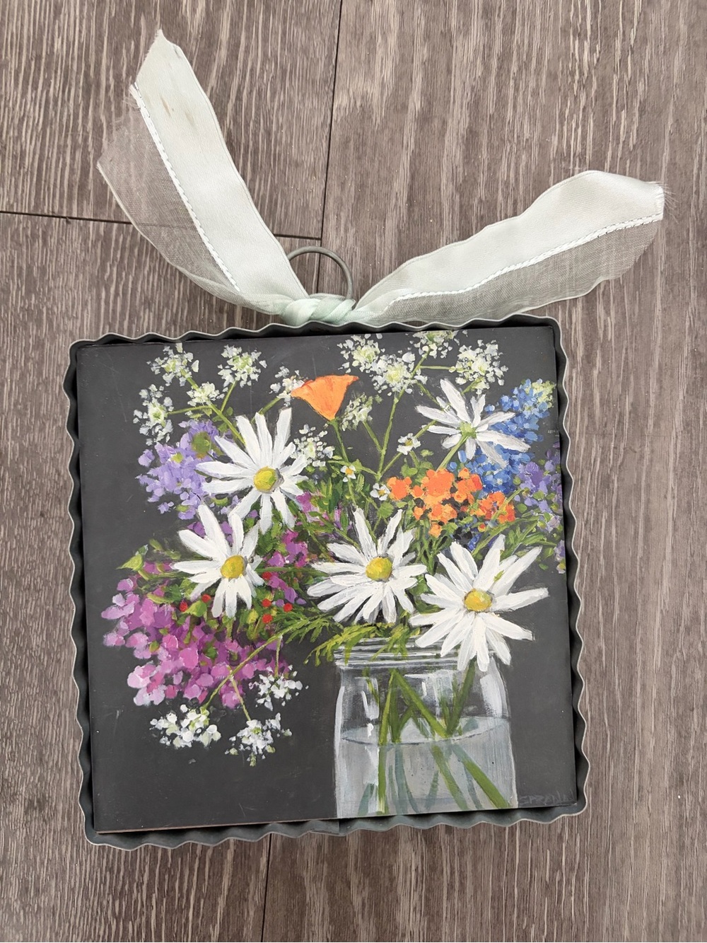 White Daisy Floral Holiday Hanging Décor